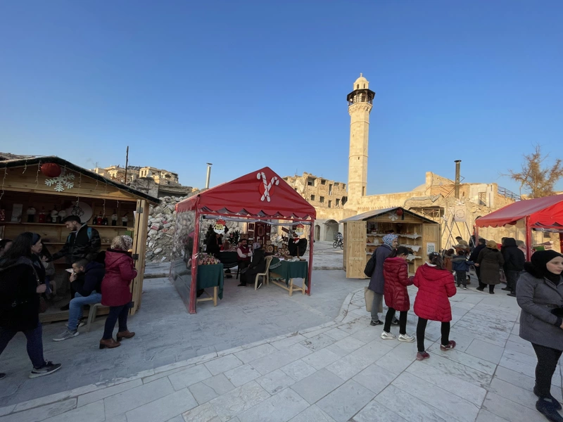 Stadtzentrum von Aleppo in Syrien mit Weihnachtsmarkt