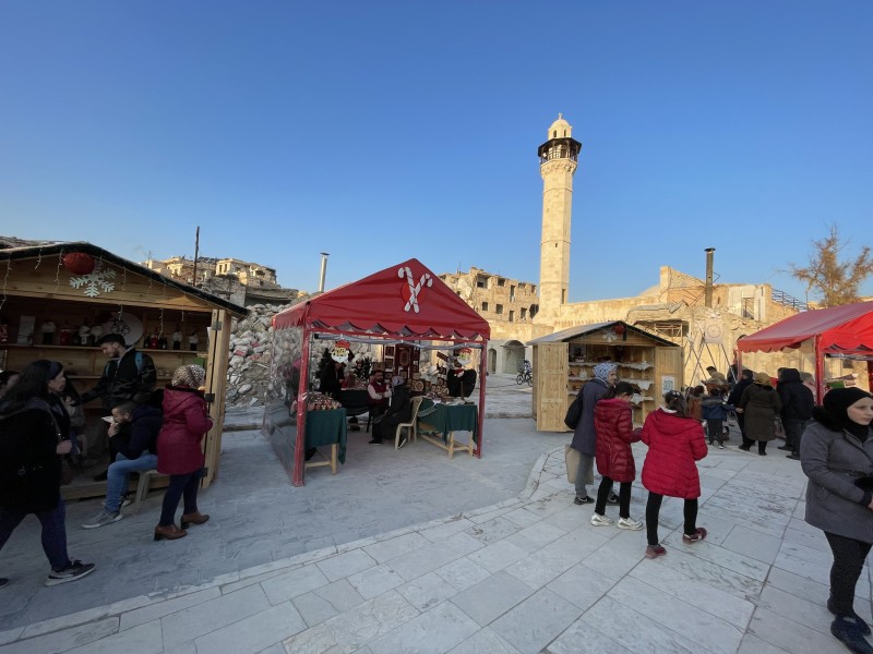 Stadtzentrum von Aleppo in Syrien mit Weihnachtsmarkt